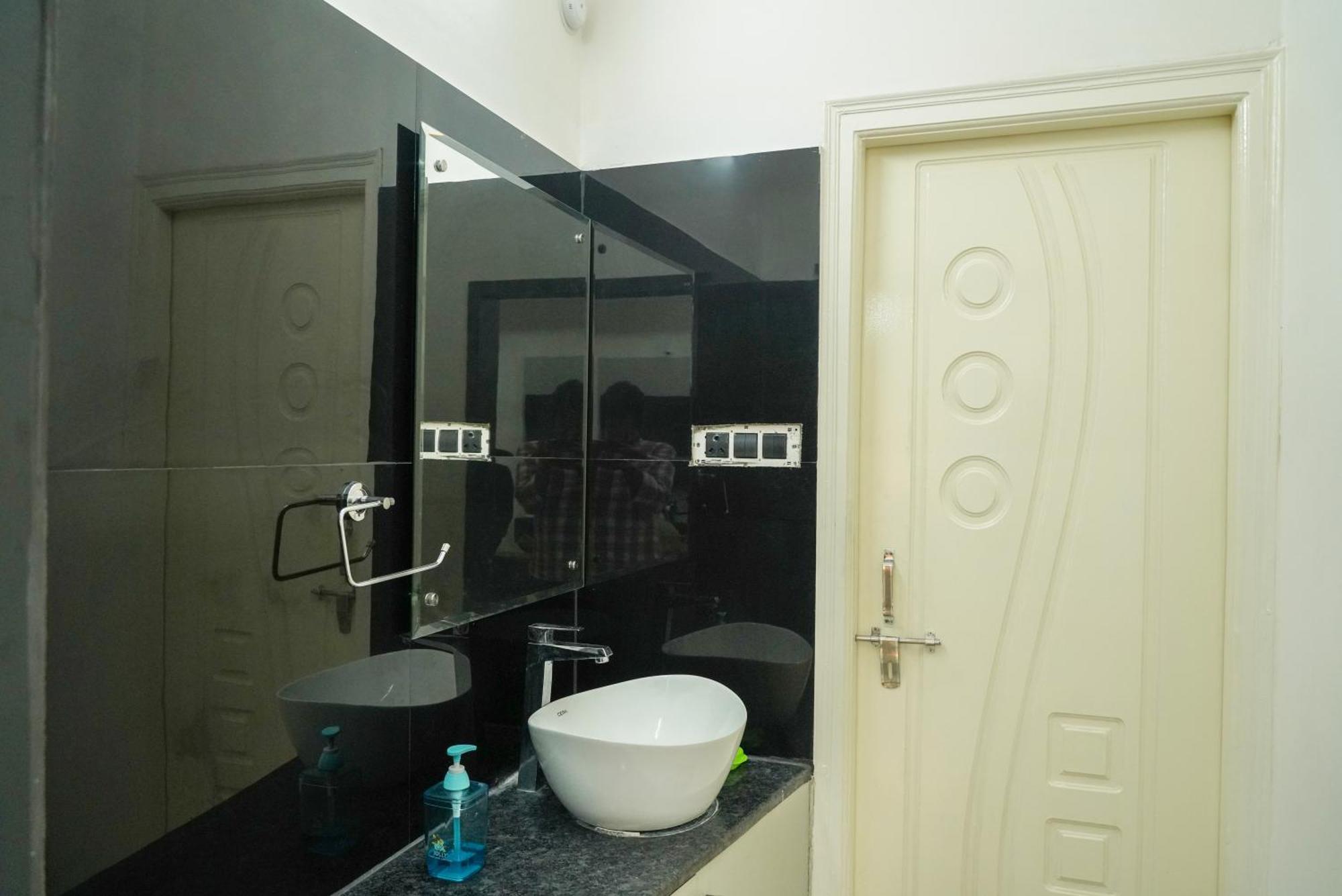 N Cube Serviced Apartments Hyderabad Eksteriør billede